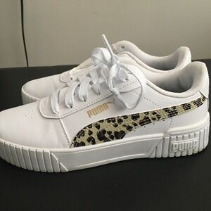 Puma Carina 2.0 Animal print. Kids size 4.5